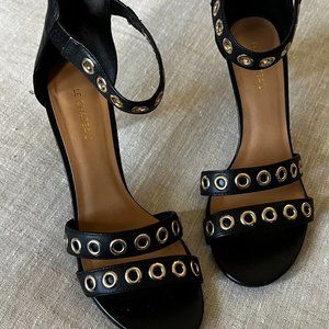 Le Chateau Black Leather heels with grommets/metal eyelet Size 9